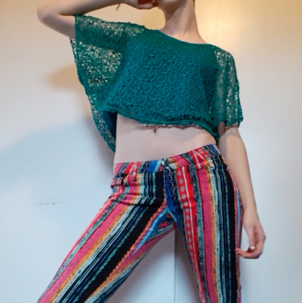 teal crop top